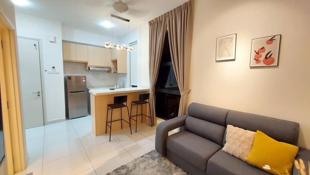 Arte Mont Kiara Host By Host Corner Suites Kuala Lumpur Exterior photo