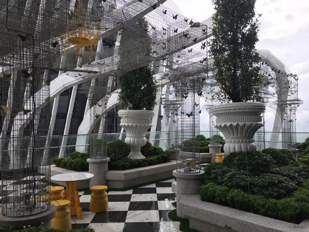 Arte Mont Kiara Host By Host Corner Suites Kuala Lumpur Exterior photo